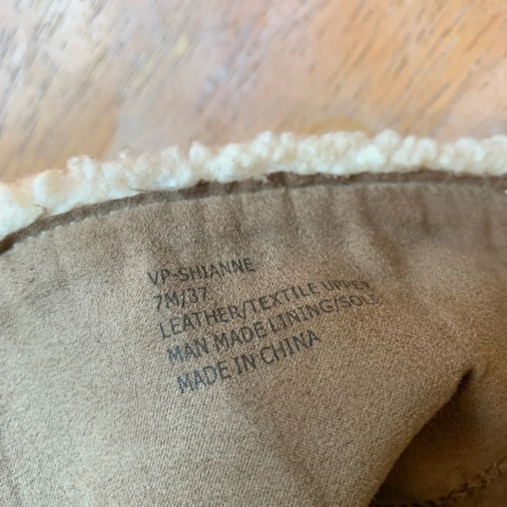 Vince Camuto  VP Shianne boots